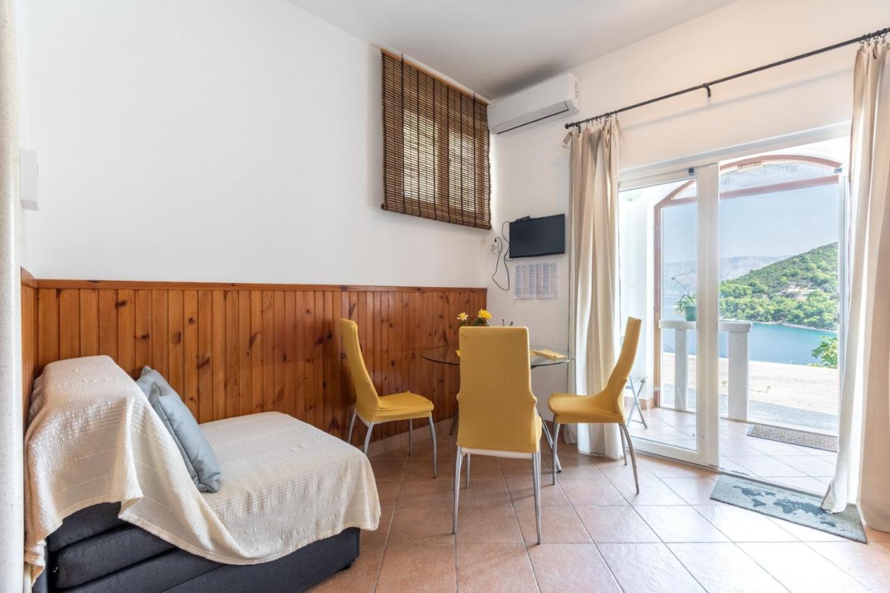 Apartments Darija Pucisca Extérieur photo