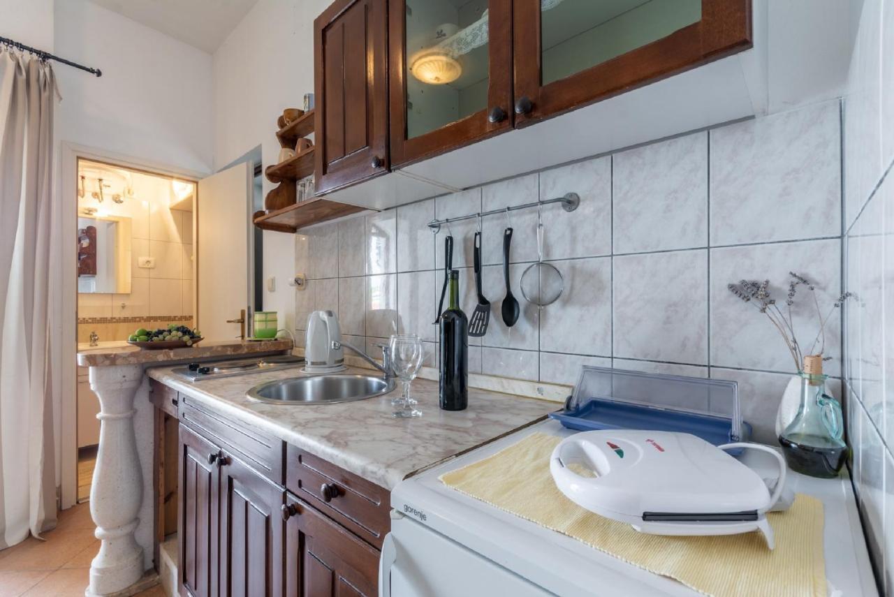 Apartments Darija Pucisca Extérieur photo